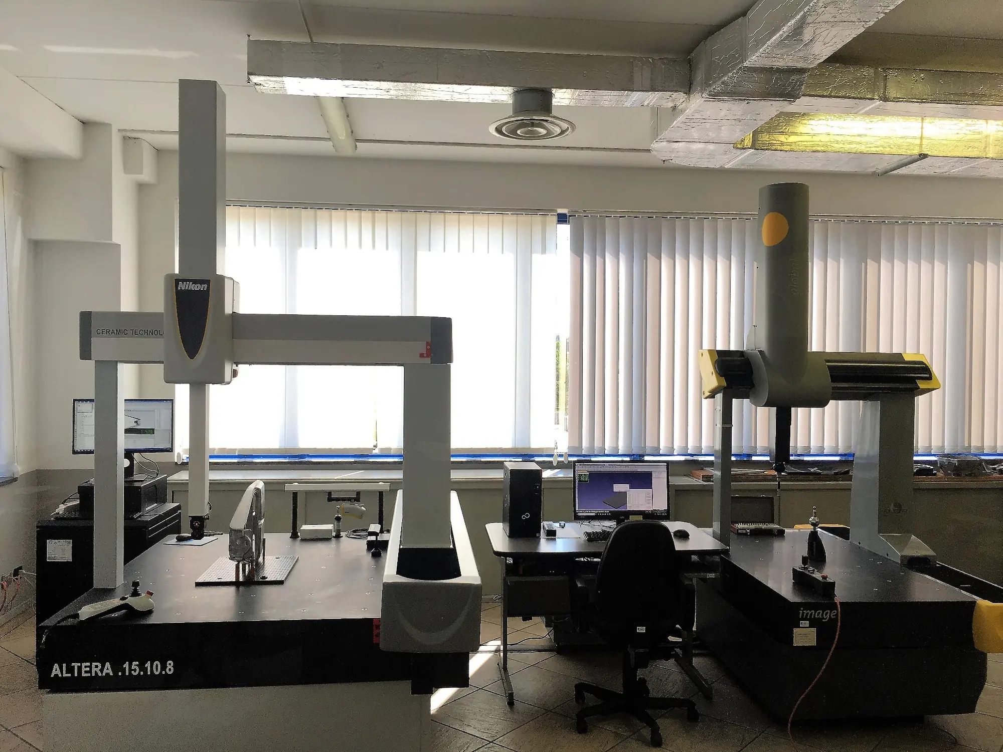 EFESTO dimensional inspection laboratory with CMM machines